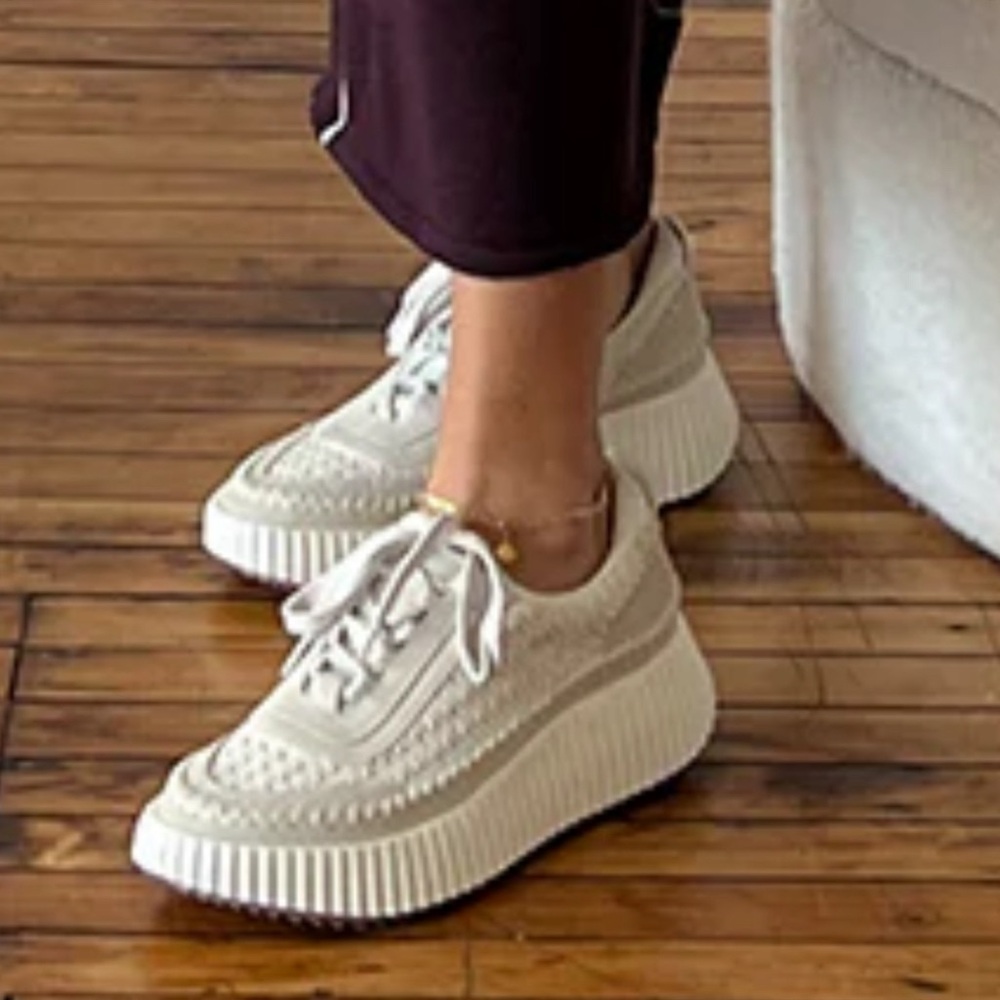 Platform sneakers by Dolce Vita. ❤️‍🔥NEW❤️‍🔥 Size 8